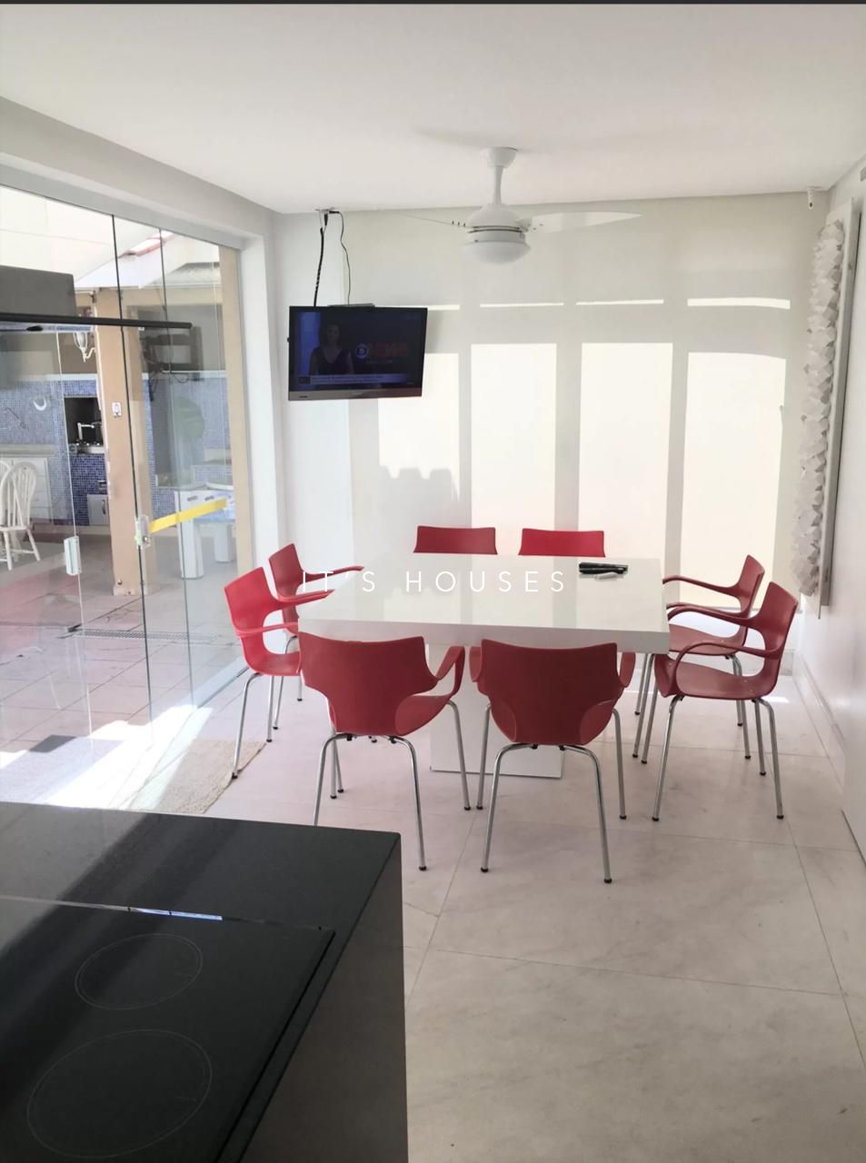 Piscina e área externa casa à venda em Alphaville Residencial 4, Alphaville, Santana de Parnaíba — 6 suítes, 645 m² — imagem 5 de 8