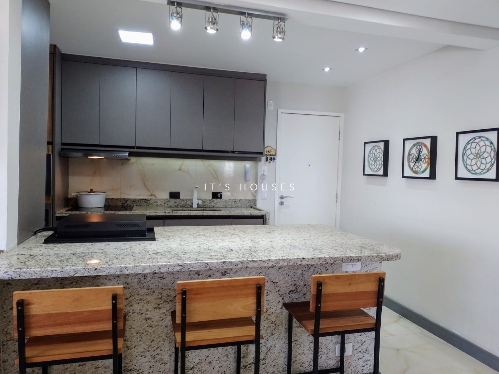 Área de convivência apartamento à venda em Condominio Pacific Towers, Alphaville, Barueri — 1 suíte, 74 m² — imagem 6 de 23
