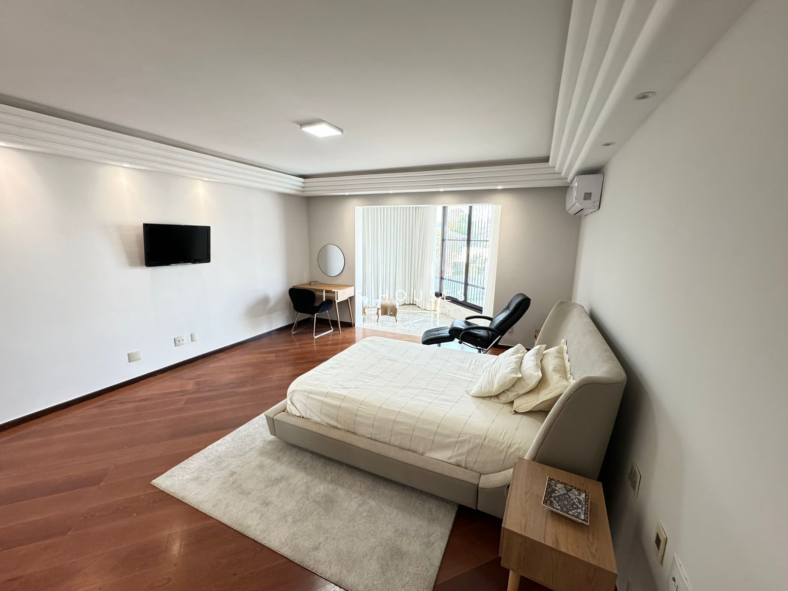 Sala de estar casa à venda em Alphaville Residencial 0, Alphaville, Barueri — 4 suítes, 450 m² — imagem 2 de 25