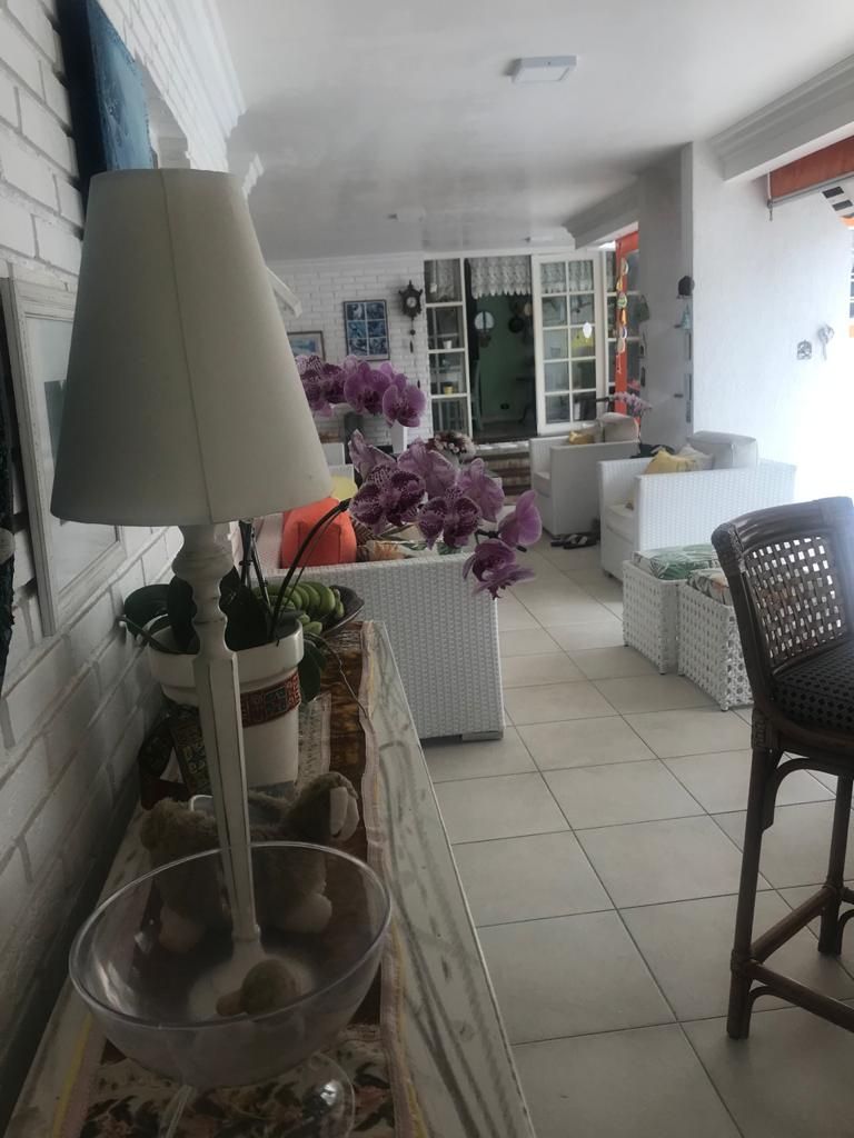 Cozinha e área gourmet casa à venda em Alphaville Residencial 4, Alphaville, Santana de Parnaíba — 4 suítes, 850 m² — imagem 3 de 10