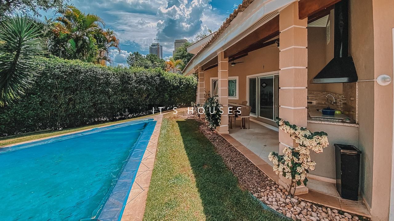 Fachada casa à venda em 18 do Forte, Alphaville, Santana de Parnaíba — 4 suítes, 600 m² — imagem 1 de 29