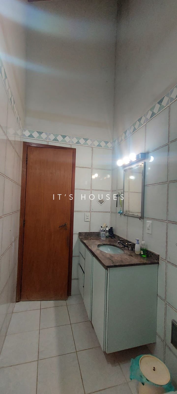 Piscina e área externa casa à venda em Alphaville Residencial 6, Alphaville, Santana de Parnaíba — 3 suítes, 420 m² — imagem 5 de 17
