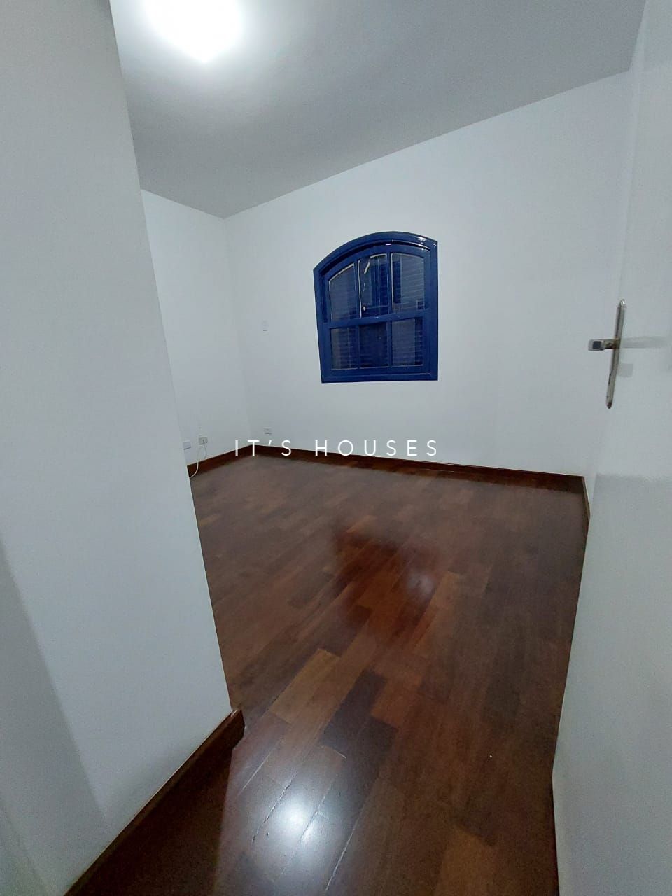 Área de convivência casa à venda em Alphaville Residencial 6, Alphaville, Santana de Parnaíba — 2 suítes, 360 m² — imagem 6 de 23