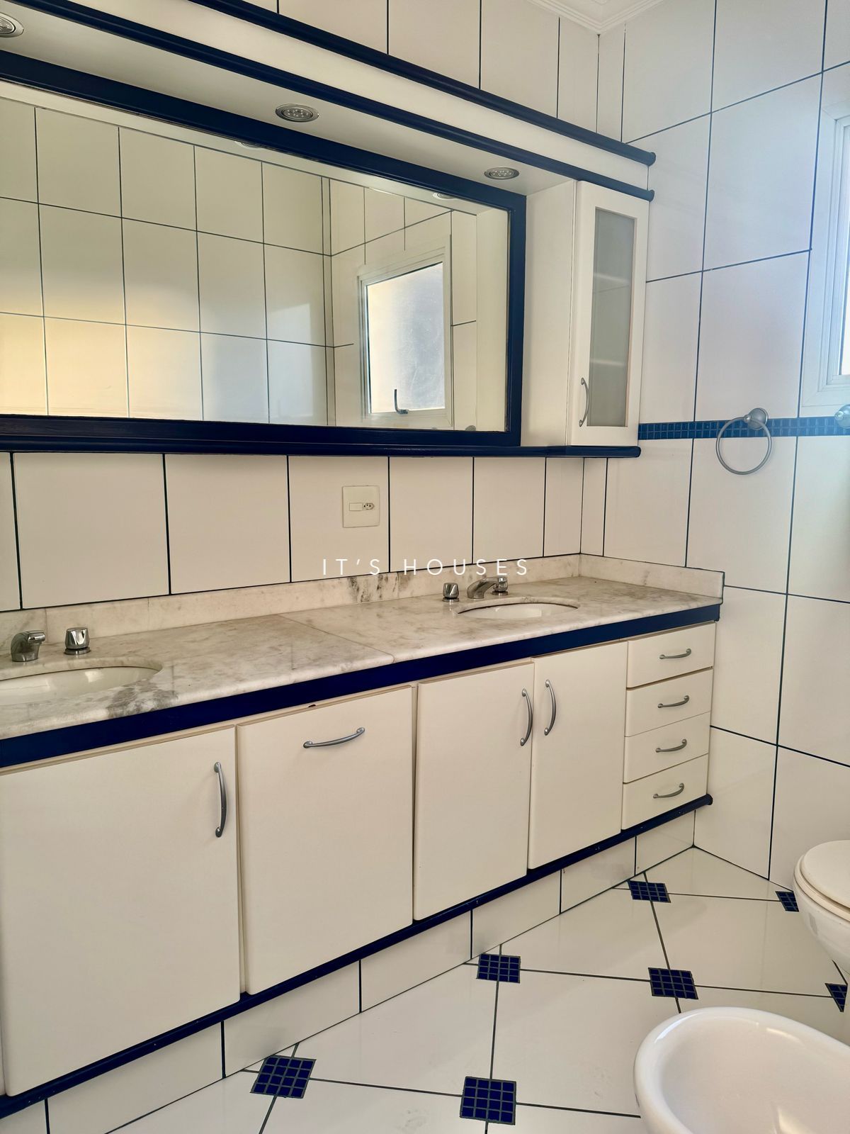 Piscina e área externa casa para alugar em Tambore 4, Alphaville, Santana de Parnaíba — 4 suítes, 400 m² — imagem 5 de 29