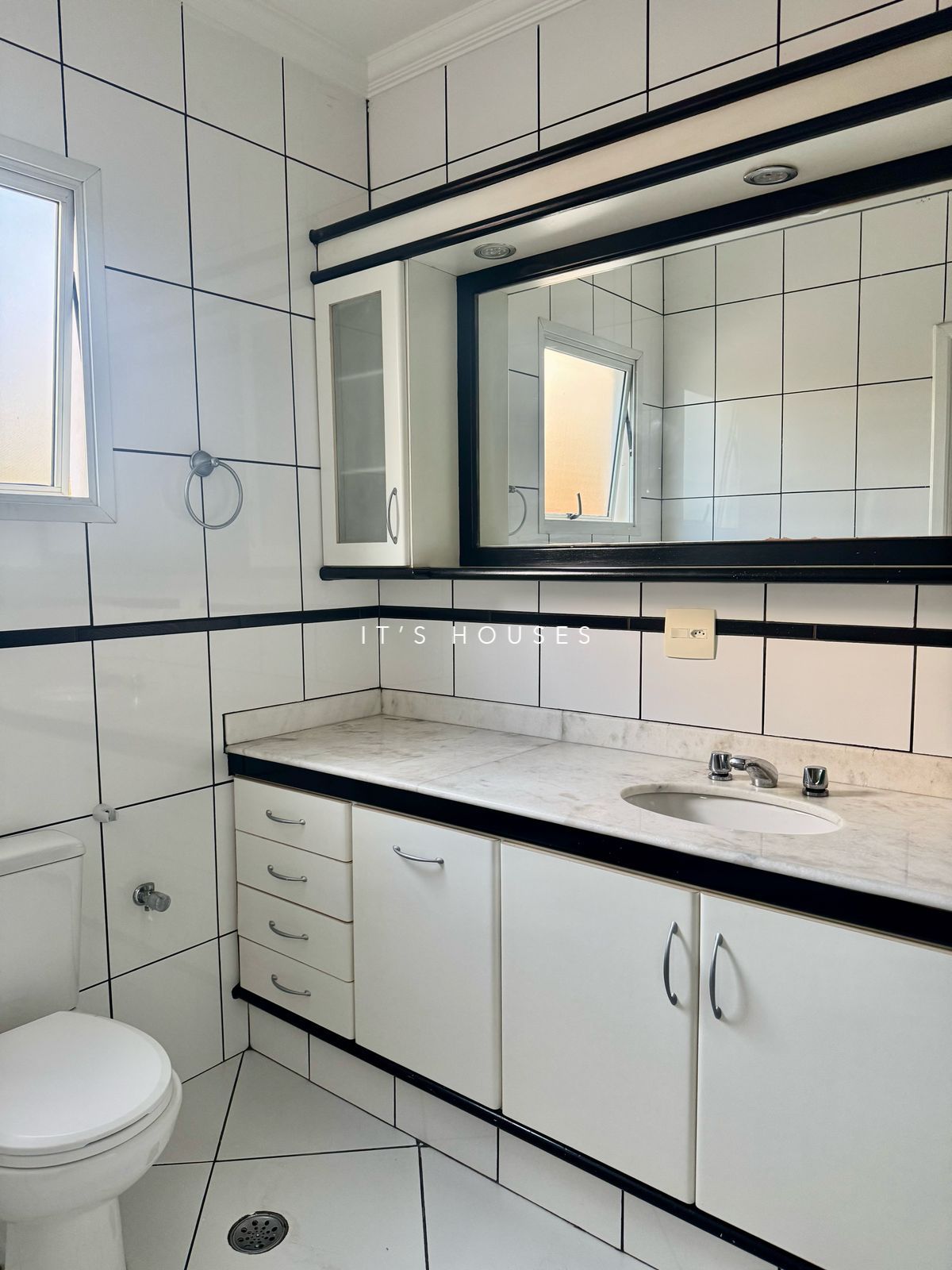 Área de convivência casa para alugar em Tambore 4, Alphaville, Santana de Parnaíba — 4 suítes, 400 m² — imagem 6 de 29
