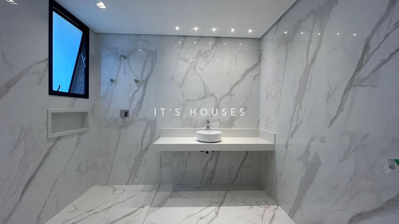 Piscina e área externa casa à venda em 18 do Forte, Alphaville, Santana de Parnaíba — 4 suítes, 753 m² — imagem 5 de 15