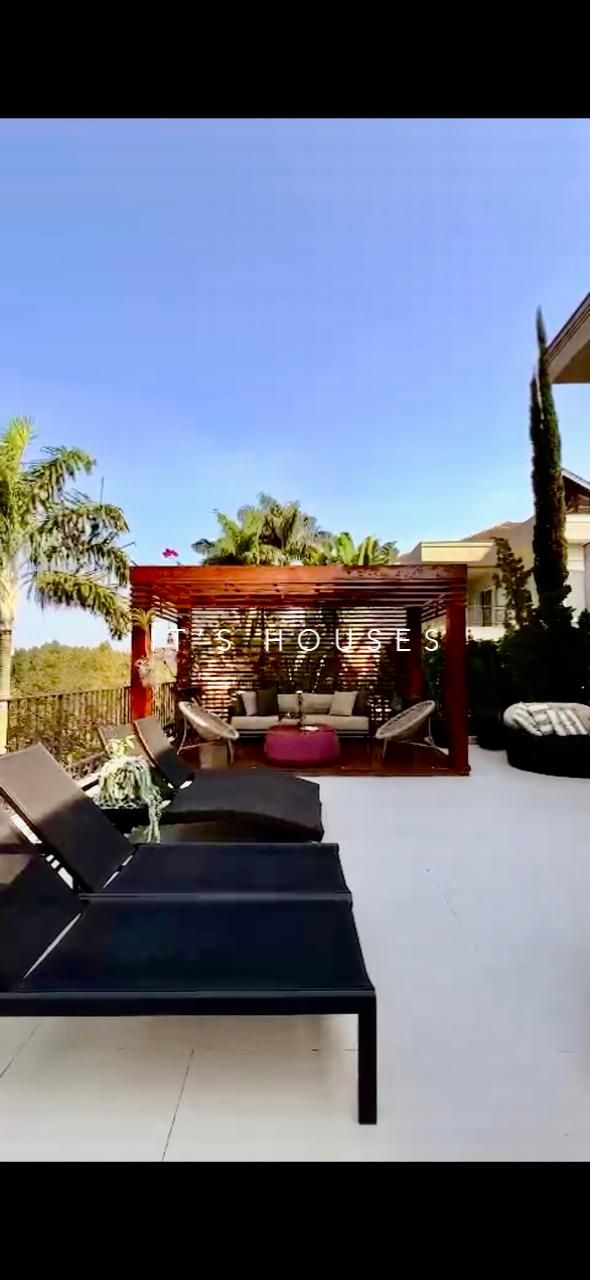 Sala de estar casa à venda em Residencial Tambore 10 , Alphaville, Santana de Parnaíba — 4 suítes, 800 m² — imagem 2 de 10
