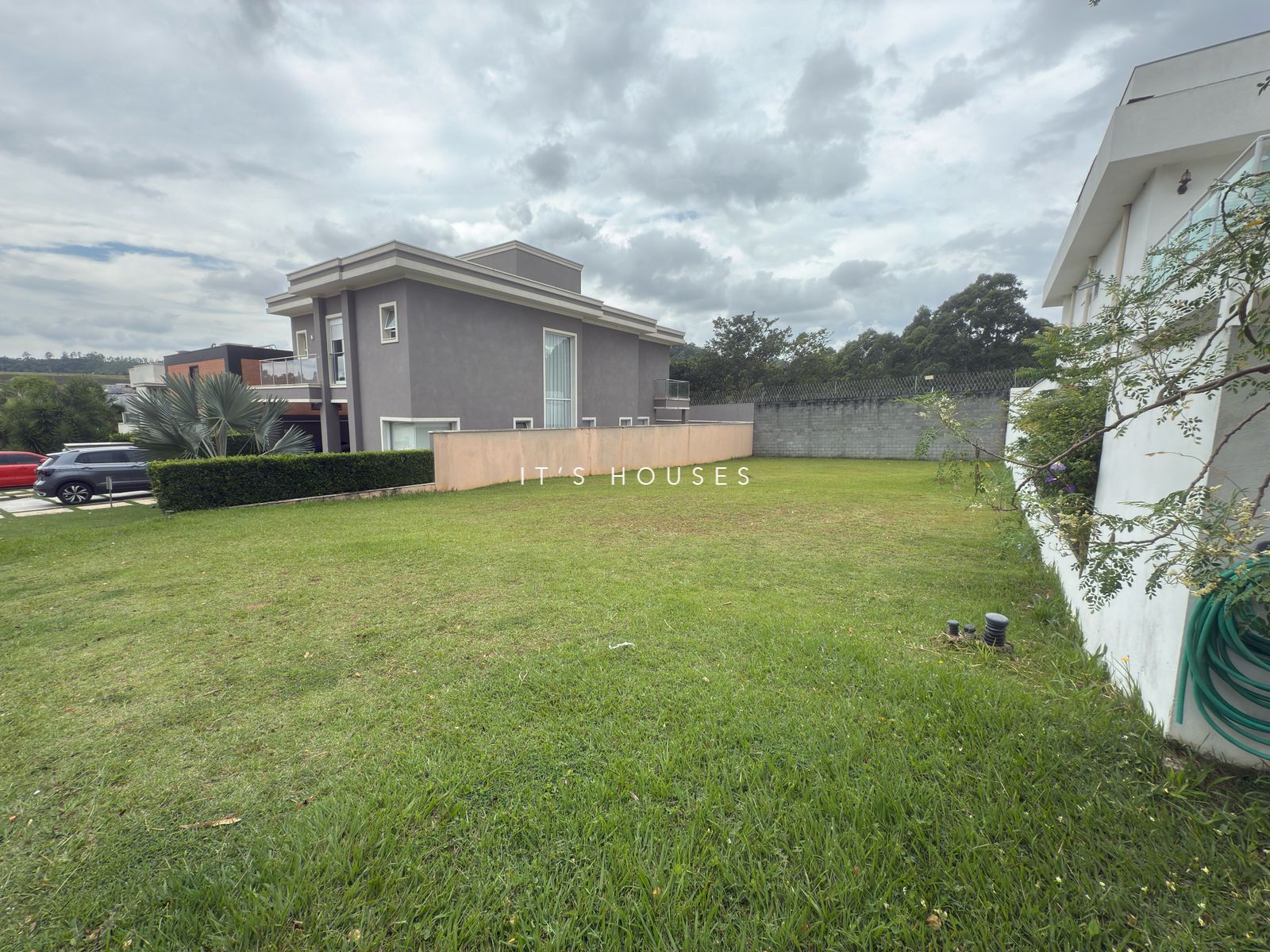 Sala de estar terreno_lote à venda em Tambore 11, Alphaville, Santana de Parnaíba — 420 m² — imagem 2 de 3