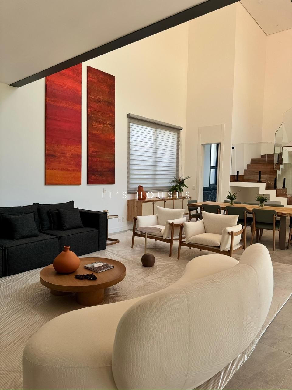 Sala de estar casa à venda ou para alugar em Residencial Tambore 10 , Alphaville, Santana de Parnaíba — 4 suítes, 544 m² — imagem 2 de 19