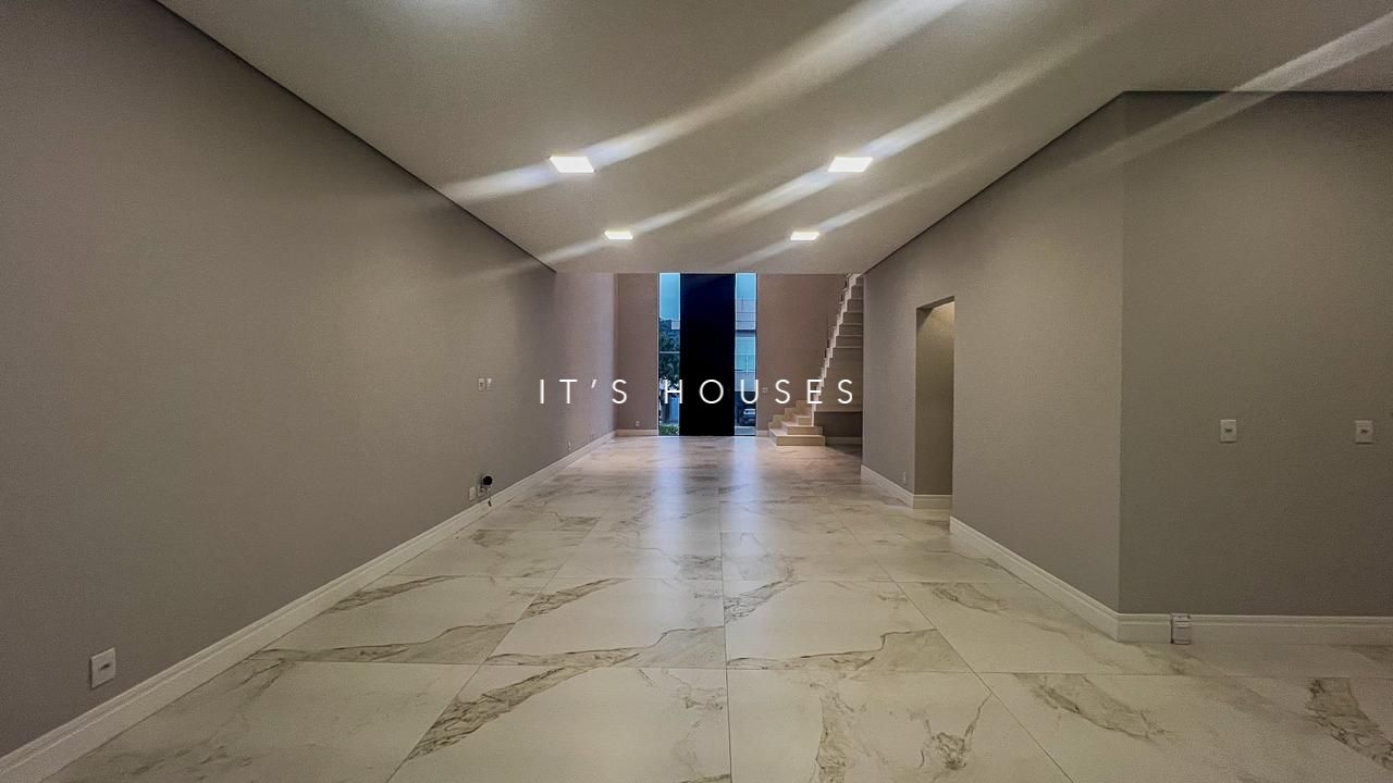 Sala de estar casa à venda em Itahye Residencial, Alphaville, Barueri — 5 suítes, 420 m² — imagem 2 de 23