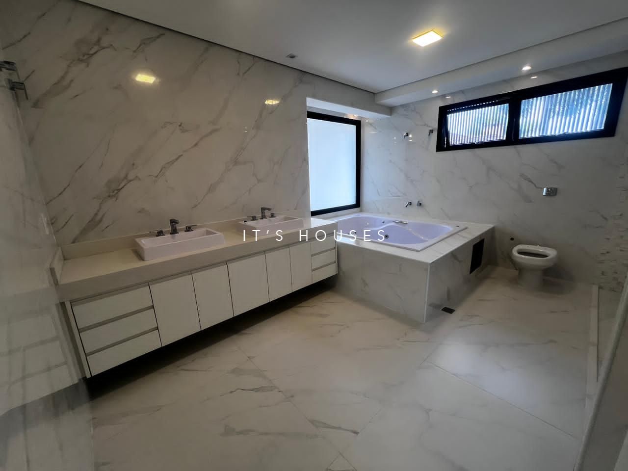 Sala de estar casa à venda em Alphaville Residencial 0, Alphaville, Barueri — 4 suítes, 682 m² — imagem 2 de 28
