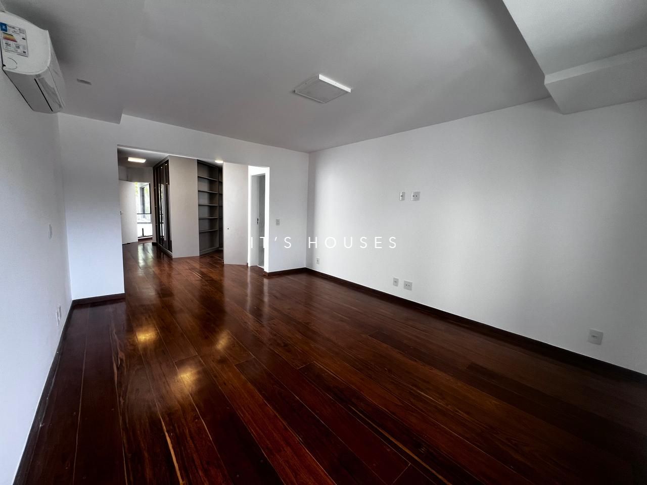 Cozinha e área gourmet casa à venda em Alphaville Residencial 0, Alphaville, Barueri — 4 suítes, 682 m² — imagem 3 de 28