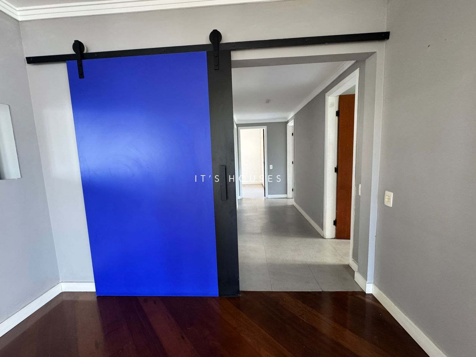 Sala de estar apartamento para alugar em Condominio Edificio Alphama, Alphaville, Barueri — 1 suíte, 130 m² — imagem 2 de 28