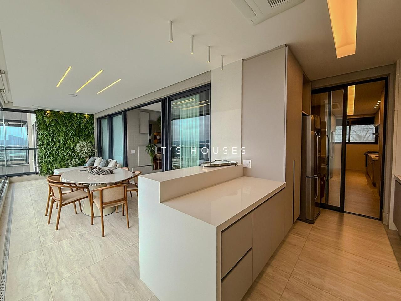 Cozinha e área gourmet apartamento para alugar em Canvas Alphaville, Alphaville, Barueri — 4 suítes, 282 m² — imagem 3 de 15