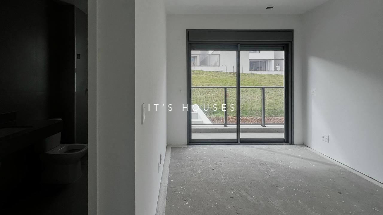 Cozinha e área gourmet casa à venda em Condominio Singular, Alphaville, Santana de Parnaíba — 3 suítes, 230 m² — imagem 3 de 13