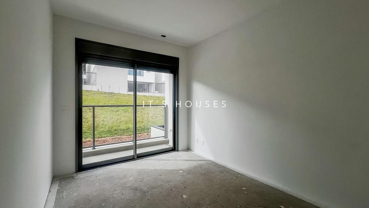 Piscina e área externa casa à venda em Condominio Singular, Alphaville, Santana de Parnaíba — 3 suítes, 230 m² — imagem 5 de 13