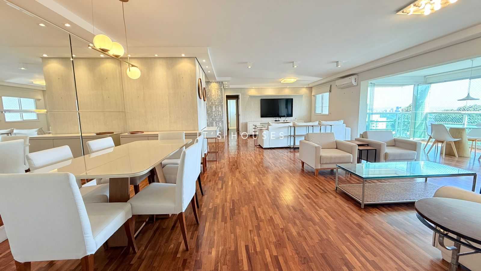 Cozinha e área gourmet apartamento à venda em Eredita, Alphaville, Santana de Parnaíba — 3 suítes, 202 m² — imagem 3 de 18
