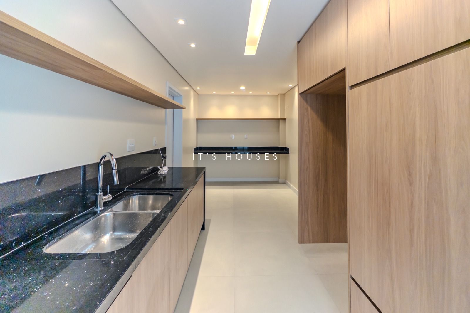 Fachada apartamento à venda em Boulevard Tambore, Alphaville, Santana de Parnaíba — 3 suítes, 223 m² — imagem 1 de 42