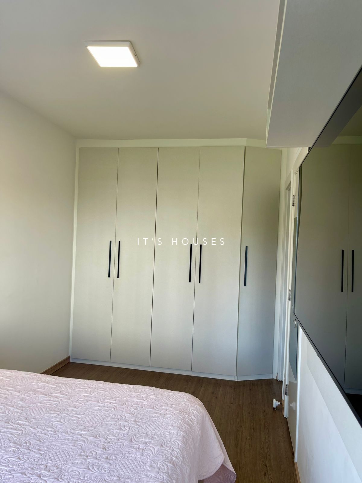 Sala de estar apartamento à venda em Condominio Acqua Park Alphaville, Alphaville, Barueri — 1 suíte, 53 m² — imagem 2 de 20