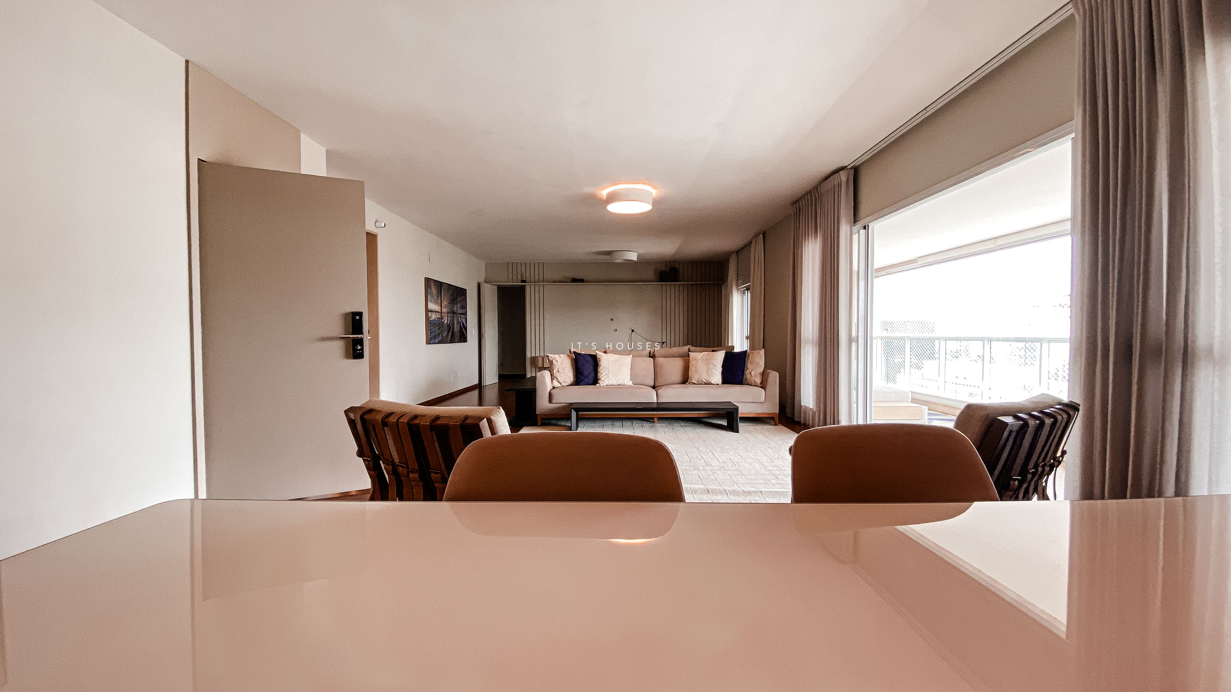 Suíte principal apartamento à venda em Condominio Splendore, Alphaville, Barueri — 3 suítes, 243 m² — imagem 4 de 18