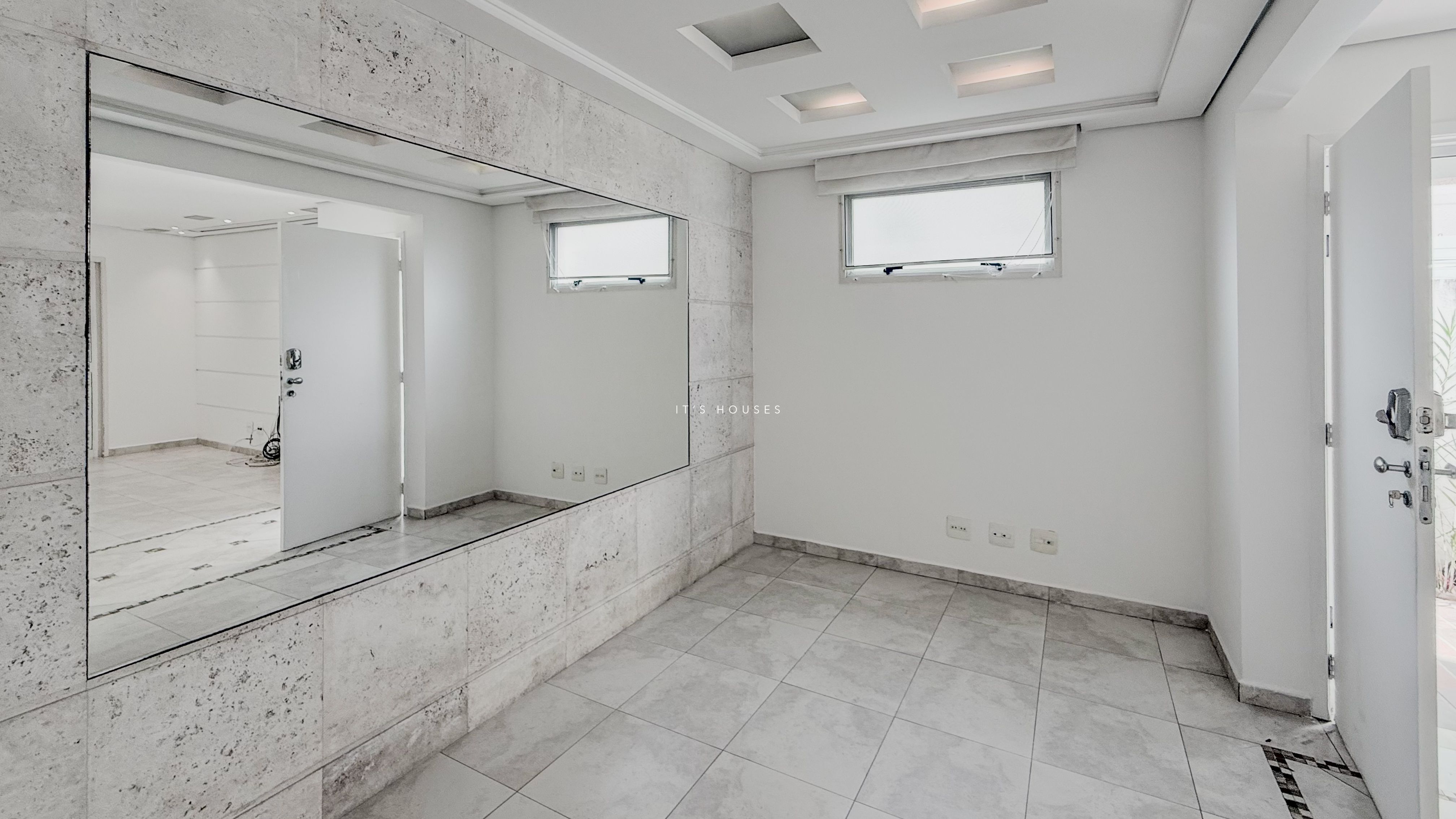Sala de estar casa à venda em Tambore 6, Alphaville, Santana de Parnaíba — 1 suíte, 185 m² — imagem 2 de 16