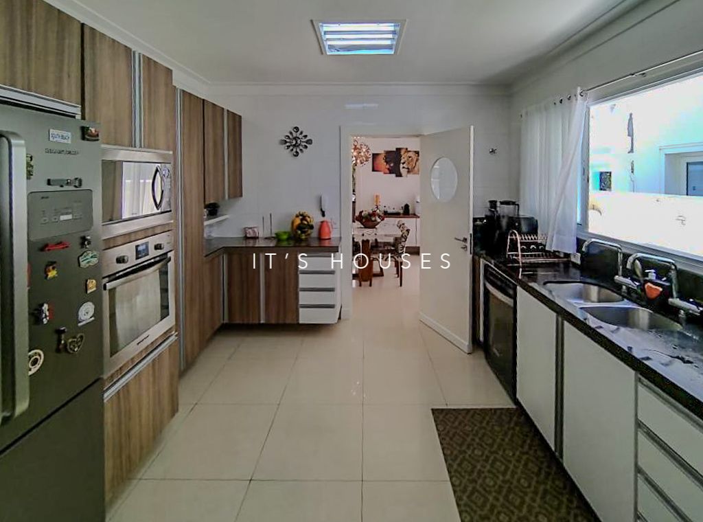 Cozinha e área gourmet casa para alugar em Alpha Plus, Alphaville, Barueri — 4 suítes, 500 m² — imagem 3 de 33