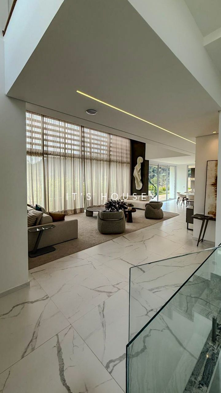 Área de convivência casa à venda em Residencial Tambore 10 , Alphaville, Santana de Parnaíba — 4 suítes, 540 m² — imagem 6 de 20