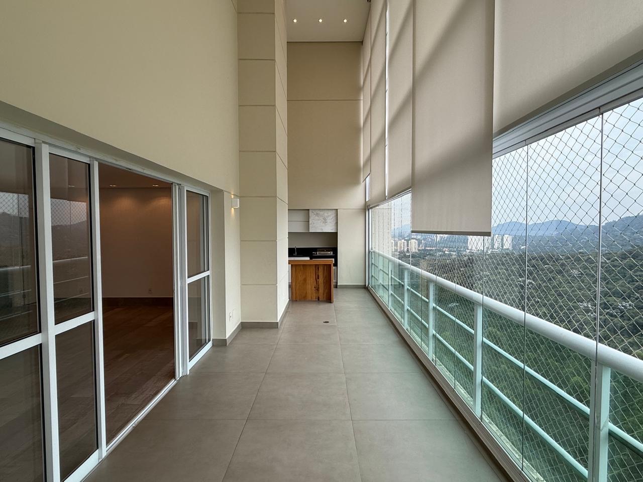 Sala de estar apartamento à venda em Eredita, Alphaville, Santana de Parnaíba — 3 suítes, 202 m² — imagem 2 de 9