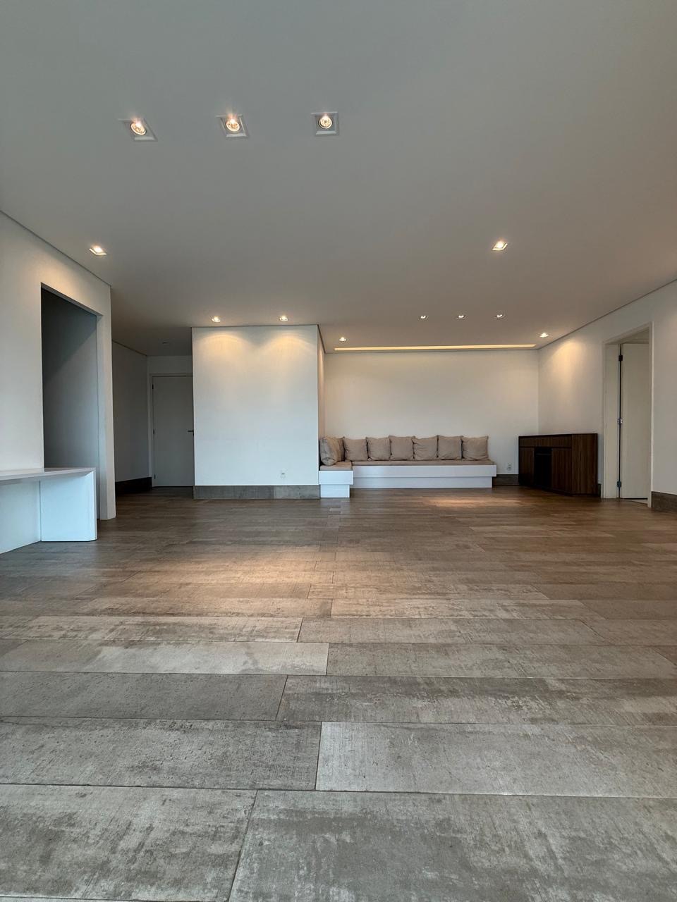 Cozinha e área gourmet apartamento à venda em Eredita, Alphaville, Santana de Parnaíba — 3 suítes, 202 m² — imagem 3 de 9