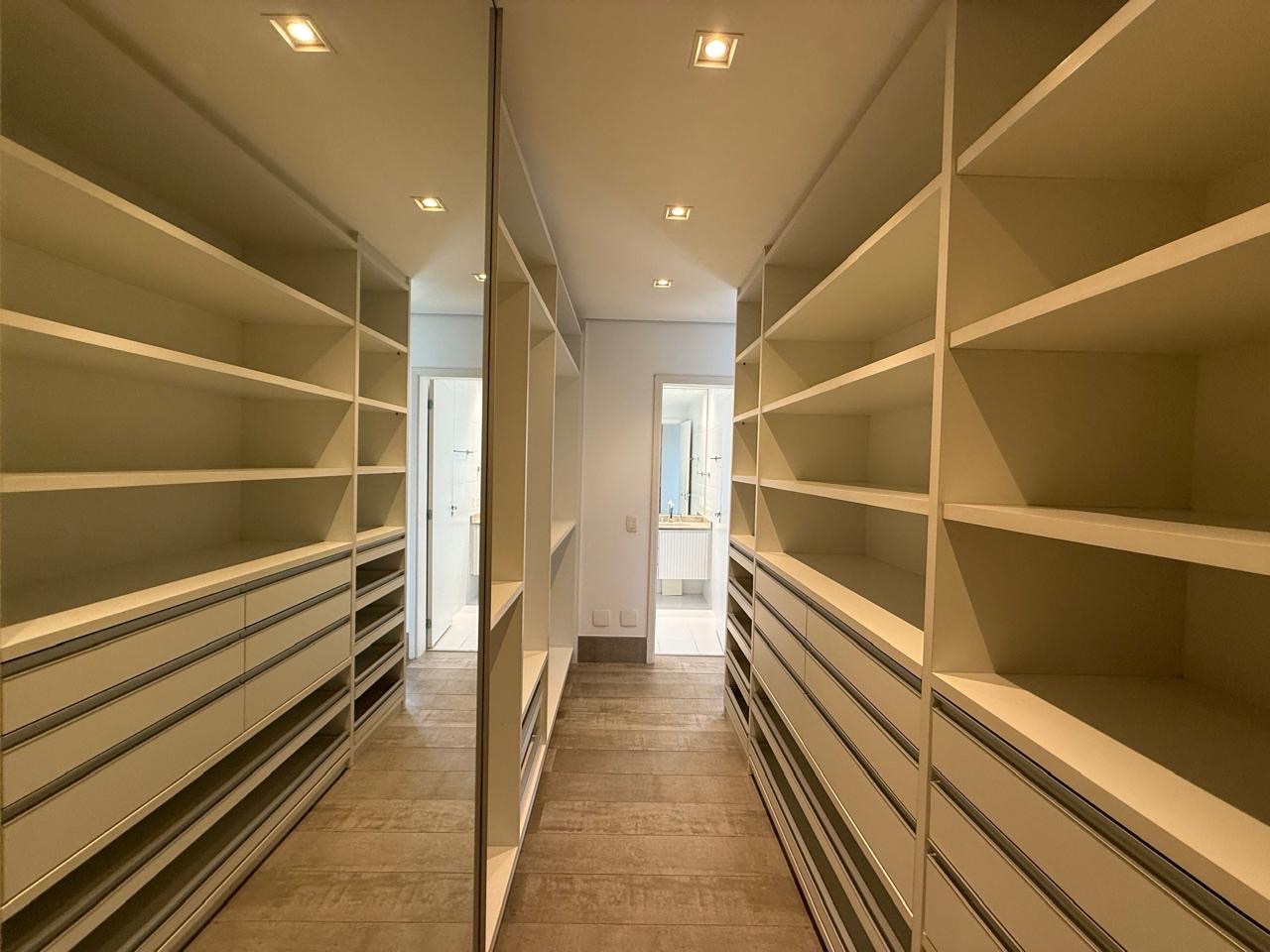 Área de convivência apartamento à venda em Eredita, Alphaville, Santana de Parnaíba — 3 suítes, 202 m² — imagem 6 de 9